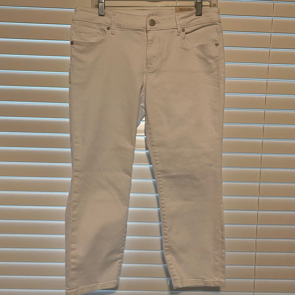 White jeans. Cropped. Size 26